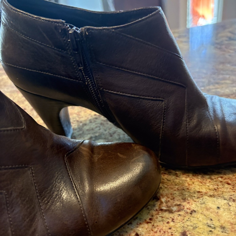 Nurture Sierra SIZE 9 Leatherβ Bootie Women's BROWN Ankle Boot Wood Heel